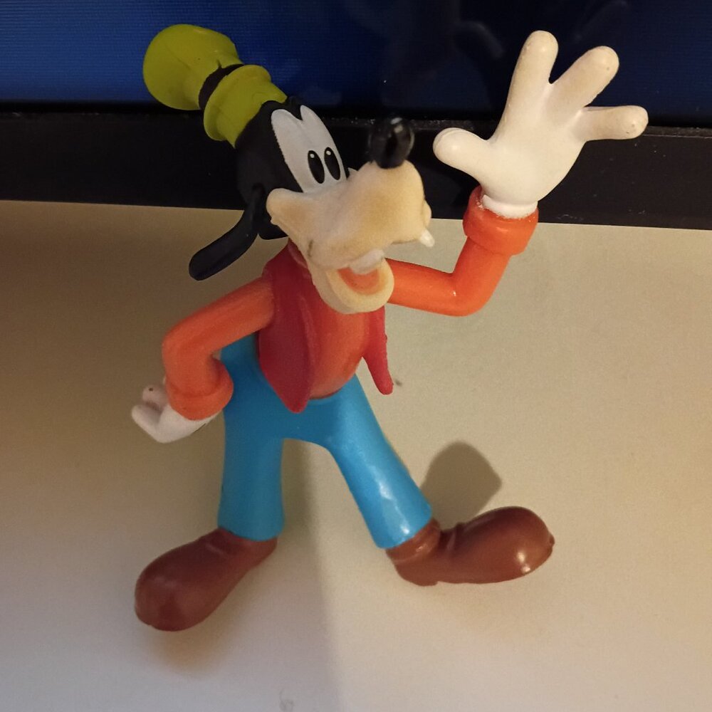 Disney Goofy toy figure